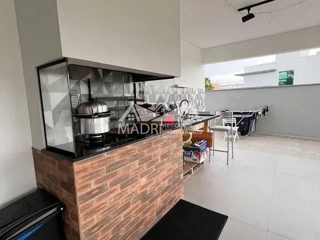 Casa com 424m² 3 quartos e 1 banheiro, à venda, no bairro Pedra Branca em Palhoça