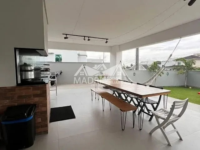 Casa com 424m² 3 quartos e 1 banheiro, à venda, no bairro Pedra Branca em Palhoça