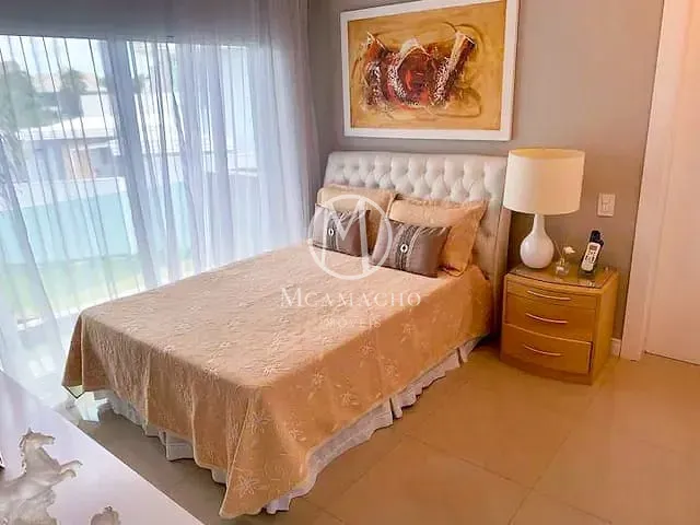 Casa com 780m² 4 quartos e 6 banheiros, à venda, no bairro Barra da Tijuca em Rio de Janeiro