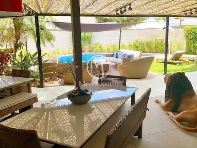 Casa com 780m² 4 quartos e 6 banheiros, à venda, no bairro Barra da Tijuca em Rio de Janeiro