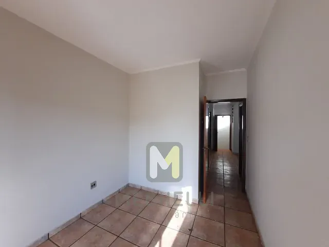 Casa com 200m² 1 quarto e 1 banheiro, para alugar, no bairro Jardim Bela Vista em Serrana
