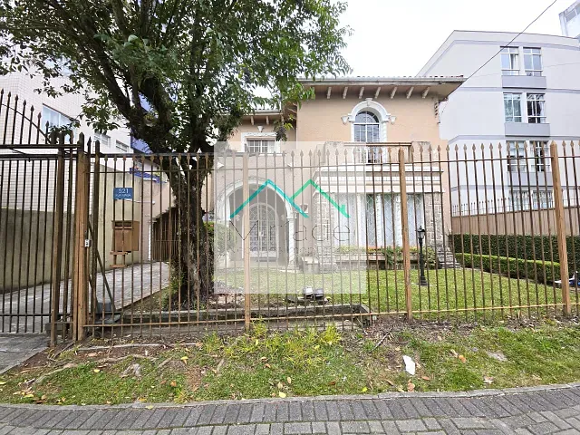 Casa com 360m², à venda, no bairro Alto da Glória em Curitiba