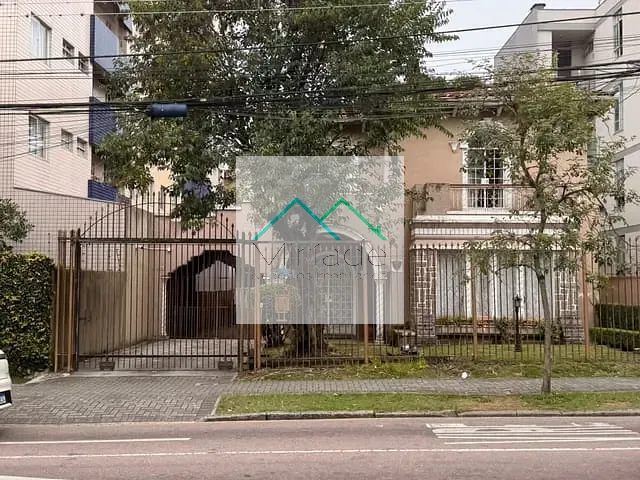 Casa com 360m², à venda, no bairro Alto da Glória em Curitiba