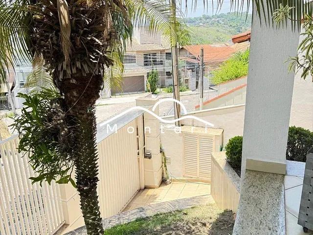 Casa 4 quartos e 5 banheiros, à venda, no bairro Jardim Amália em Volta Redonda