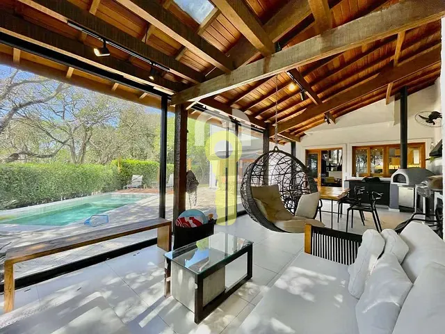 Casa com 535m² 5 quartos e 4 banheiros, à venda, no bairro Golf Park em Carapicuíba