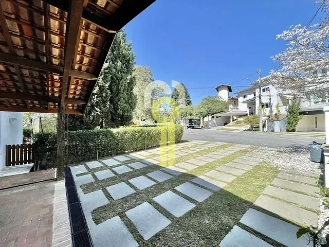 Casa com 535m² 5 quartos e 4 banheiros, à venda, no bairro Golf Park em Carapicuíba