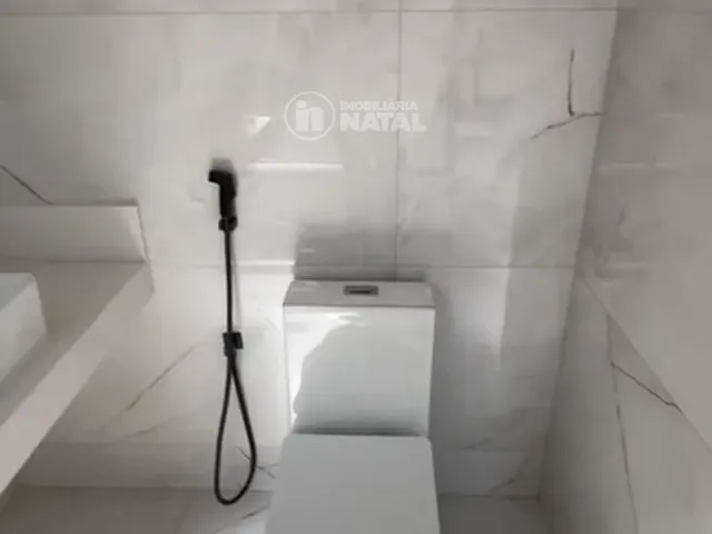 Casa com 252m² 3 quartos e 4 banheiros, para alugar, no bairro Conjunto Habitacional Alexandre Urbanas em Londrina