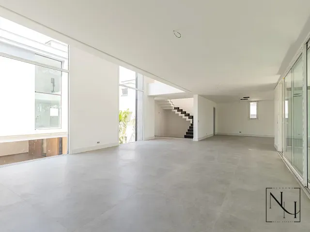 Casa 4 quartos e 7 banheiros, à venda, no bairro Jardim Cordeiro em São Paulo