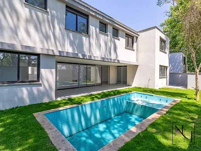 Casa 4 quartos e 7 banheiros, à venda, no bairro Jardim Cordeiro em São Paulo