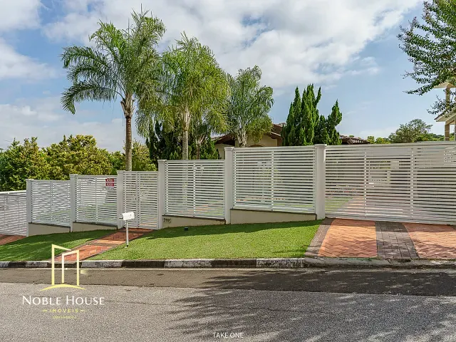 Casa 3 quartos e 4 banheiros, à venda, no bairro Bosque em Vinhedo