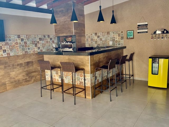Casa com 400m² 2 quartos e 3 banheiros, à venda, no bairro Patrimônio de São João Batista em Olímpia