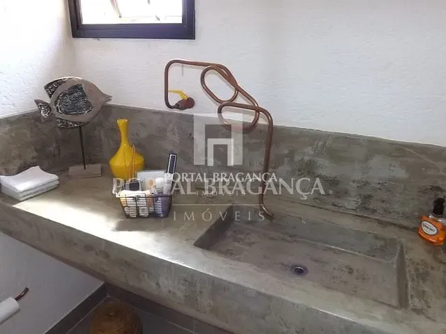 Casa com 625m² 3 quartos e 4 banheiros, à venda, no bairro Condomínio Residencial e Comercial Fazenda Santa Petronilla em Bragança Paulista