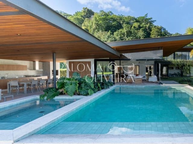 Casa 6 quartos e 8 banheiros, à venda ou para alugar, no bairro Mangaratiba em Mangaratiba