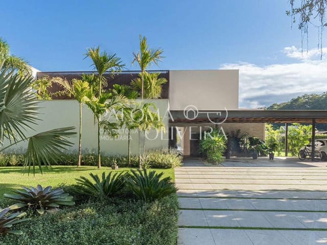 Casa 6 quartos e 8 banheiros, à venda ou para alugar, no bairro Mangaratiba em Mangaratiba