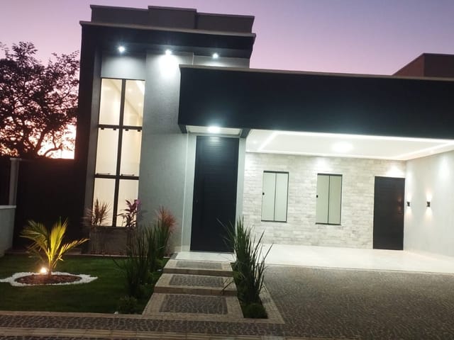 Foto do Casa - Casa com 3 dormitórios à venda, 152 m² por R$ 800.000,00 - Centro - Aragoiânia/GO | Portfolio Imóveis