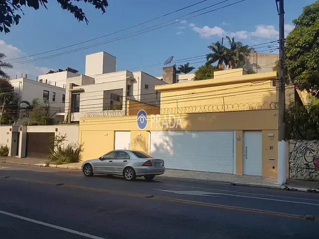 Casa com 555m² 4 quartos e 9 banheiros, à venda, no bairro Vila Madalena em São Paulo