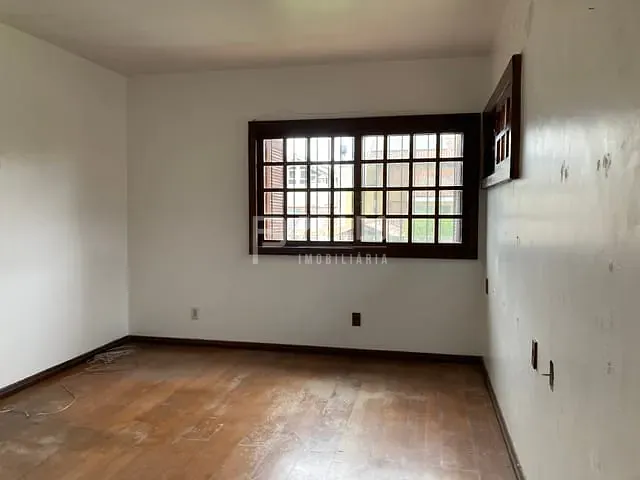 Casa 4 quartos e 2 banheiros, à venda, no bairro Areal em Pelotas