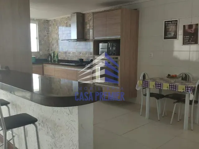 Casa com 600m² 5 quartos e 6 banheiros, à venda, no bairro Nossa Senhora da Vitória em Ilhéus