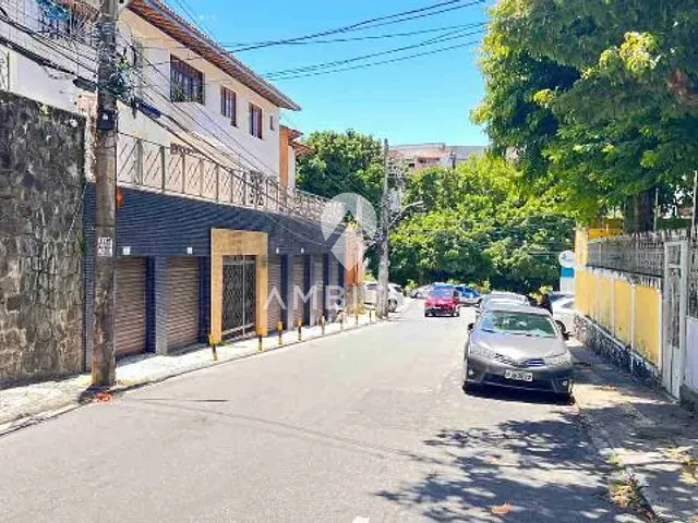 Casa com 425m² 4 quartos e 3 banheiros, à venda, no bairro Graça em Salvador