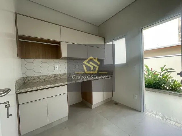 Casa com 300m² 3 quartos e 5 banheiros, à venda, no bairro Jardim Europa em Valinhos