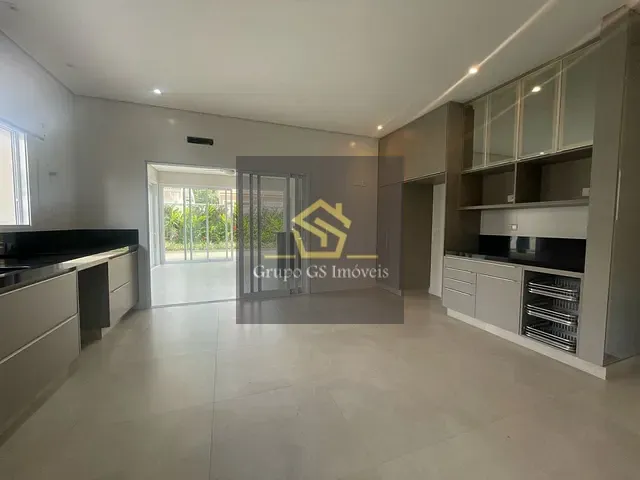 Casa com 300m² 3 quartos e 5 banheiros, à venda, no bairro Jardim Europa em Valinhos
