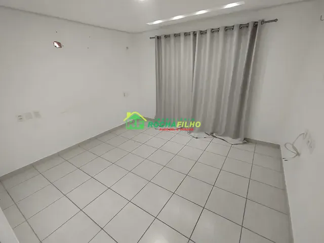 Casa com 183m² 4 quartos e 3 banheiros, para alugar, no bairro Ininga em Teresina