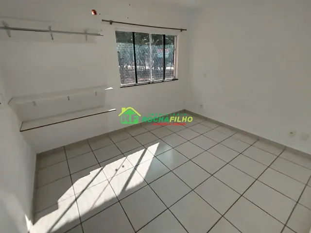 Casa com 183m² 4 quartos e 3 banheiros, para alugar, no bairro Ininga em Teresina