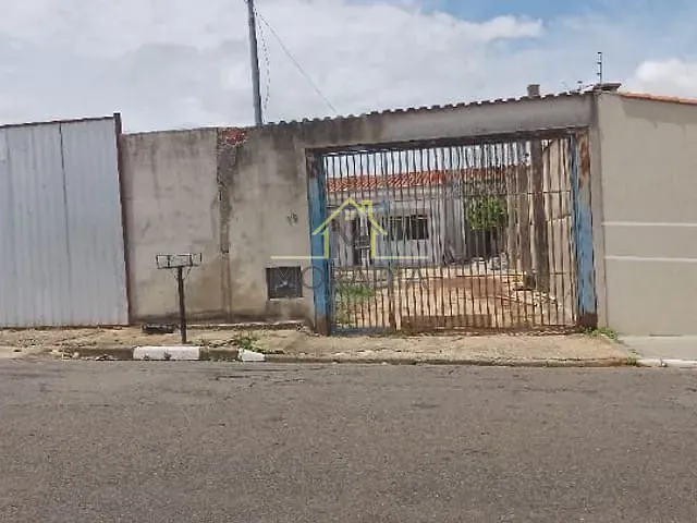 Casa com 360m² 3 quartos e 1 banheiro, à venda, no bairro Jardim Planalto em Guaxupé