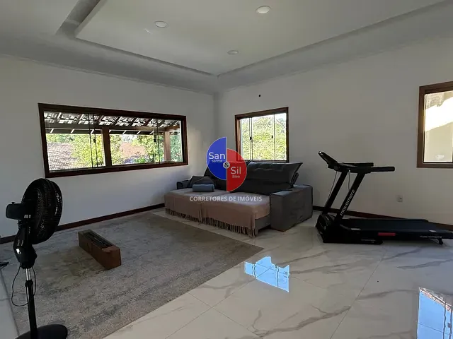 Casa com 600m² 3 quartos e 2 banheiros, à venda, no bairro Iconha em Guapimirim