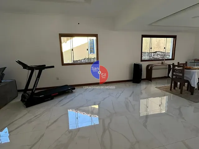 Casa com 600m² 3 quartos e 2 banheiros, à venda, no bairro Iconha em Guapimirim