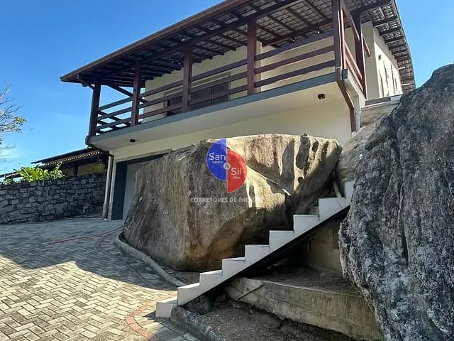 Casa com 600m² 3 quartos e 2 banheiros, à venda, no bairro Iconha em Guapimirim