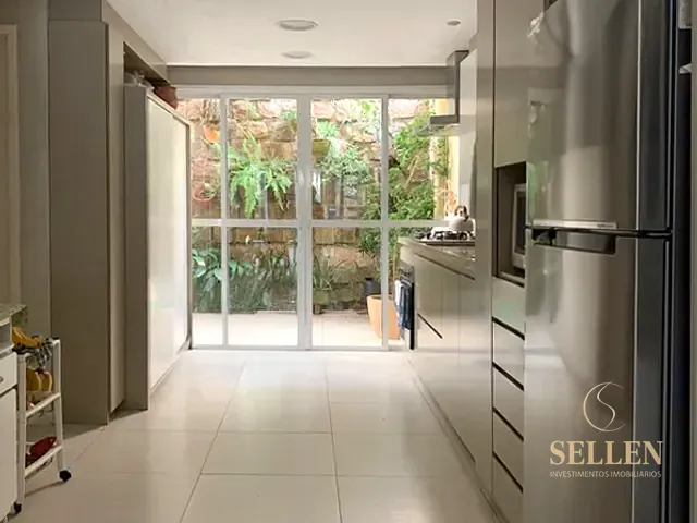 Casa 4 quartos e 1 banheiro, à venda, no bairro Cristal em Porto Alegre