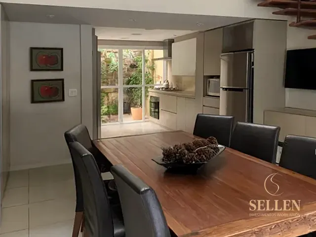 Casa 4 quartos e 1 banheiro, à venda, no bairro Cristal em Porto Alegre