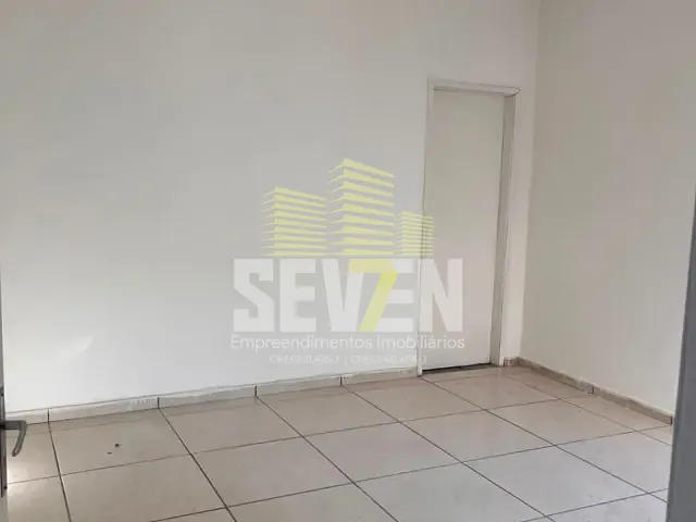 Casa com 300m² 3 quartos e 2 banheiros, para alugar, no bairro Vila Santa Tereza em Bauru
