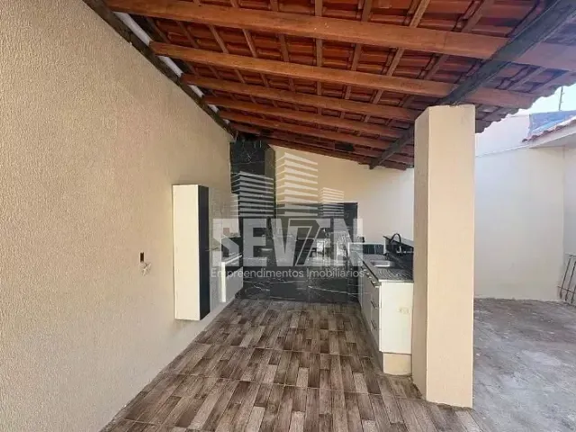 Casa com 300m² 3 quartos e 2 banheiros, para alugar, no bairro Vila Santa Tereza em Bauru