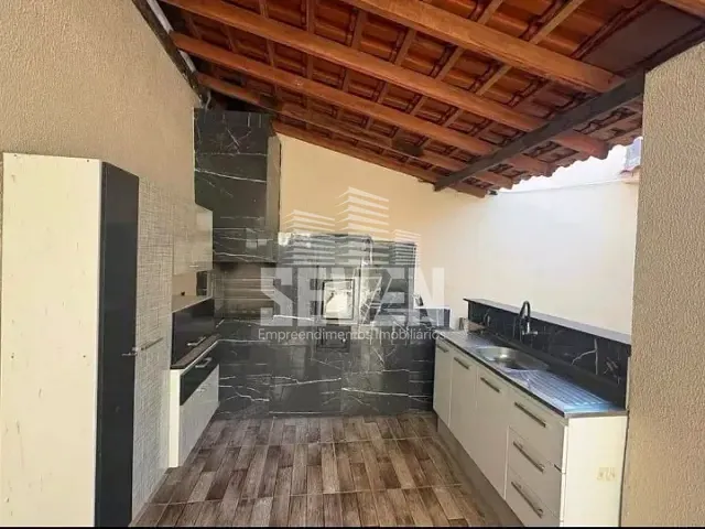Casa com 300m² 3 quartos e 2 banheiros, para alugar, no bairro Vila Santa Tereza em Bauru