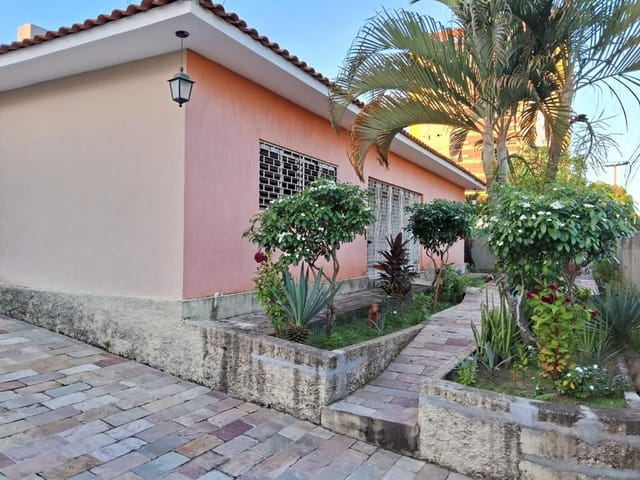 Casa com 832m² 4 quartos e 5 banheiros, à venda, no bairro Bairro dos Estados em João Pessoa