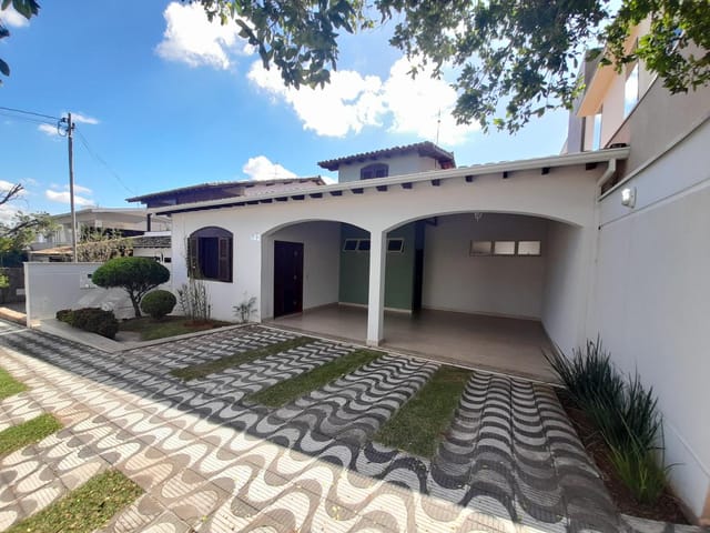 Foto do Casa - Casa 4 dormitórios para Locação , 250 m² por R$ 4.800,00/mês - Jardim das Palmeira- Lavras/MG | Seu Lugar - Imobiliária Descomplicada