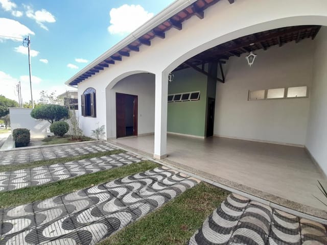 Foto do Casa - Casa 4 dormitórios para Locação , 250 m² por R$ 4.800,00/mês - Jardim das Palmeira- Lavras/MG | Seu Lugar - Imobiliária Descomplicada