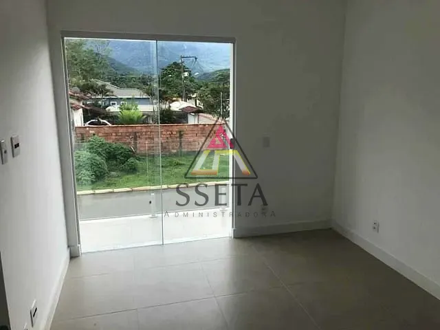 Casa com 170m² 3 quartos e 2 banheiros, à venda, no bairro Cotia em Guapimirim