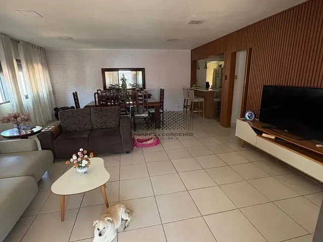 Casa com 320m² 4 quartos e 3 banheiros, à venda, no bairro Centro em Guaratuba