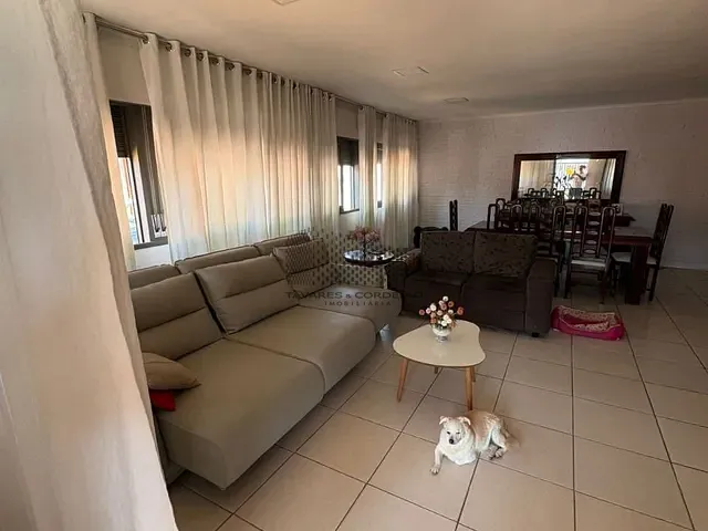 Casa com 320m² 4 quartos e 3 banheiros, à venda, no bairro Centro em Guaratuba