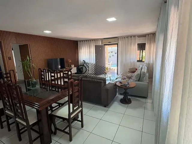 Casa com 320m² 4 quartos e 3 banheiros, à venda, no bairro Centro em Guaratuba