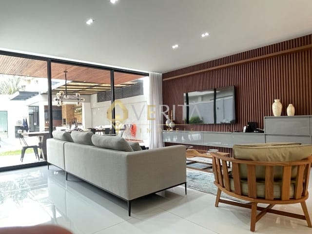 Casa com 10m² 4 quartos e 5 banheiros, à venda, no bairro Barra da Tijuca em Rio de Janeiro