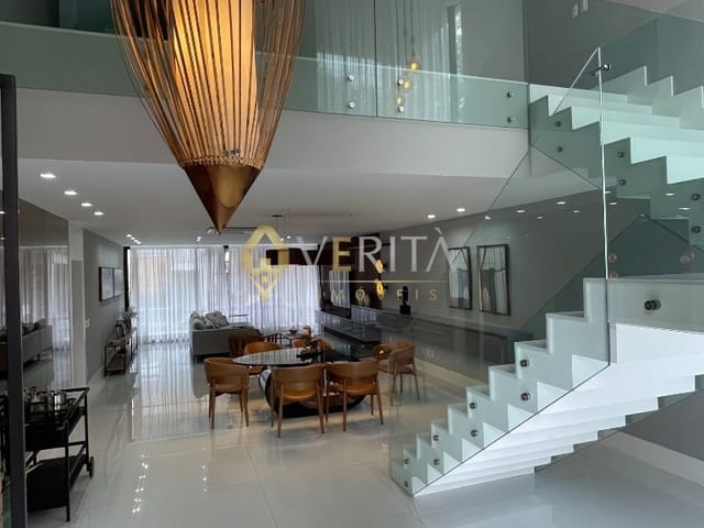 Casa com 10m² 4 quartos e 5 banheiros, à venda, no bairro Barra da Tijuca em Rio de Janeiro