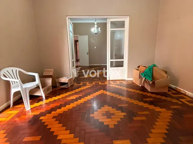 Casa 3 quartos e 1 banheiro, à venda, no bairro Centro em Uruguaiana