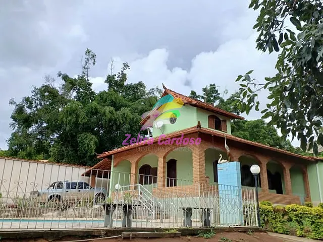 Casa com 2000m² 3 quartos e 5 banheiros, à venda, no bairro Condomínio Vale do Ouro em Ribeirão das Neves
