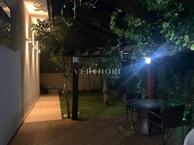 Casa com 880m² 4 quartos e 5 banheiros, à venda, no bairro Jardim Tarobá em Cambé