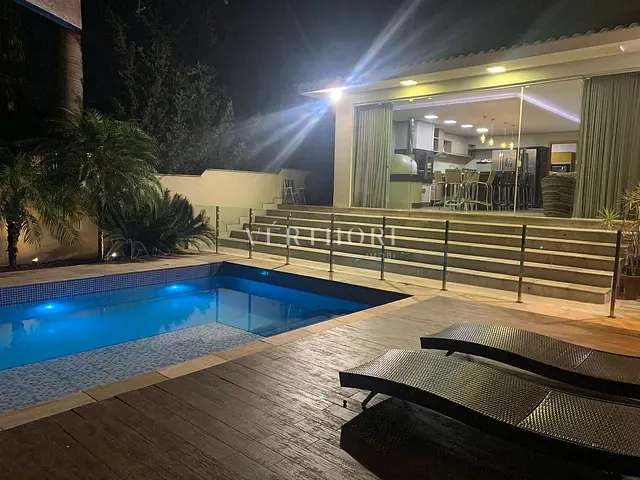 Casa com 880m² 4 quartos e 5 banheiros, à venda, no bairro Jardim Tarobá em Cambé