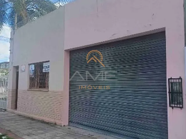 Casa com 300m², à venda, no bairro Centro em Pelotas